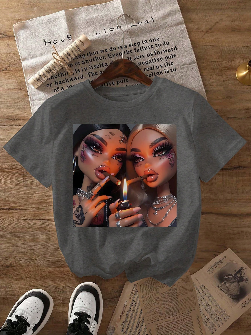 Retro Batik Dress-Up Doll Print Casual Round Neck Short-Sleeved T-Shirt, Women's Summer Top
