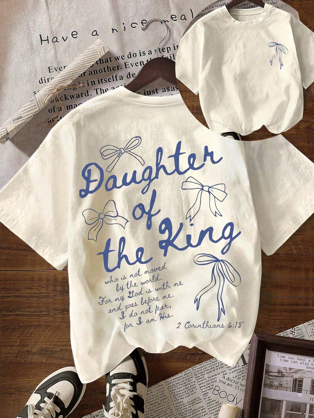 The King's Daughter' Graphic T-Shirt, Biblical Aesthetic Faith Apparel For Women, Casual Round Neck Short Sleeve Tee With Printed Text On Back