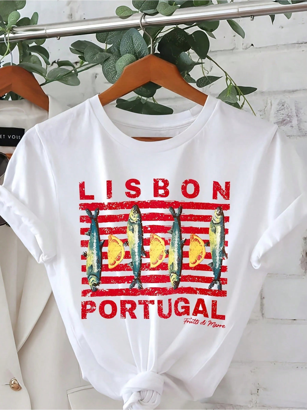 Soft Breathable "Wo" Lisbon Portugal Pattern Printed T-Shirt | Vibrant Tile Art And Tram Design, Paired With Canned Sardines And Lisbon Portuguese Letters, A Lightweight Short-Sleeved Round-Neck Casual Top, Regular Fit H-Line, Machine Washable For Year-Ro