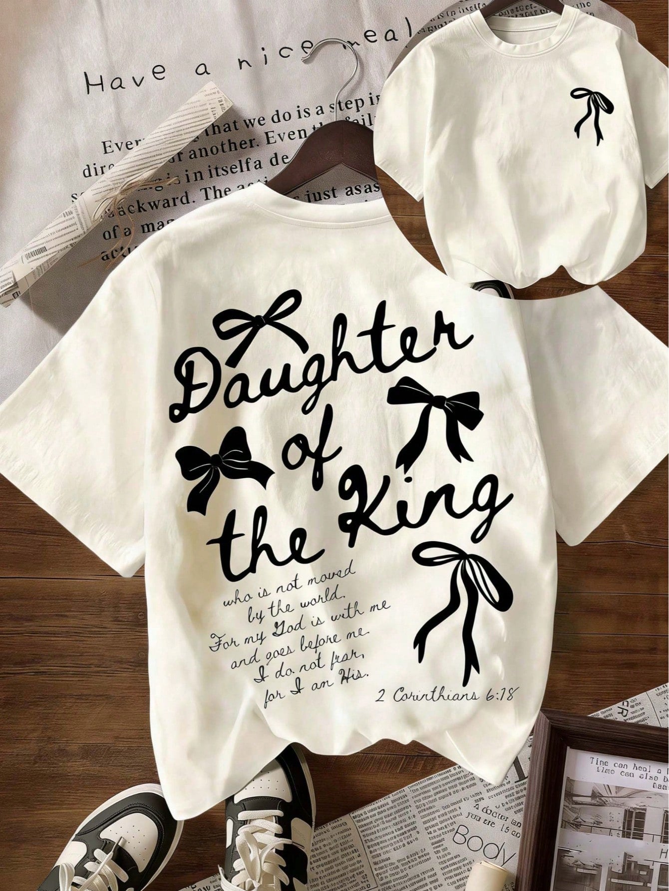 The King's Daughter' Graphic T-Shirt, Biblical Aesthetic Faith Apparel For Women, Casual Round Neck Short Sleeve Tee With Printed Text On Back
