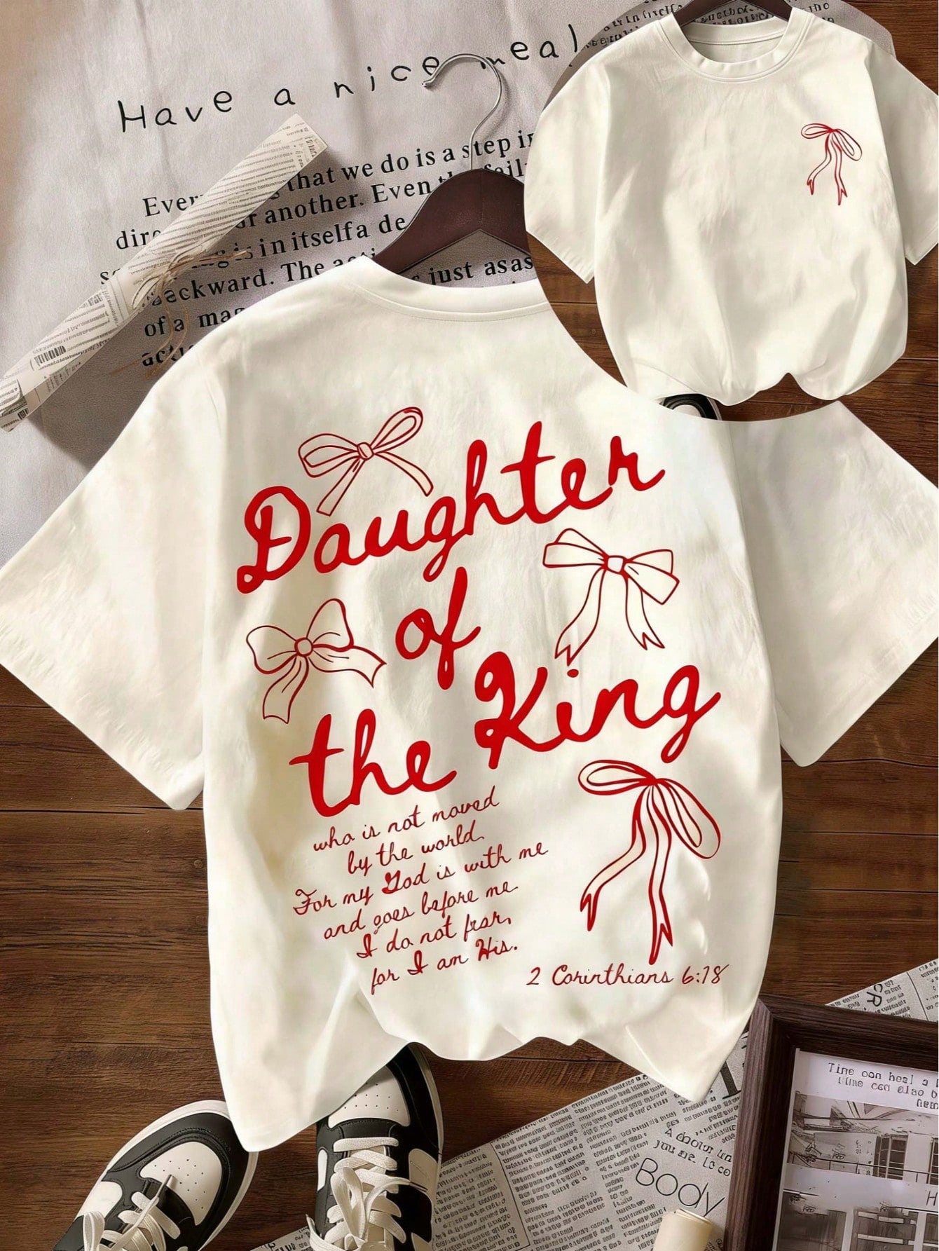 The King's Daughter' Graphic T-Shirt, Biblical Aesthetic Faith Apparel For Women, Casual Round Neck Short Sleeve Tee With Printed Text On Back