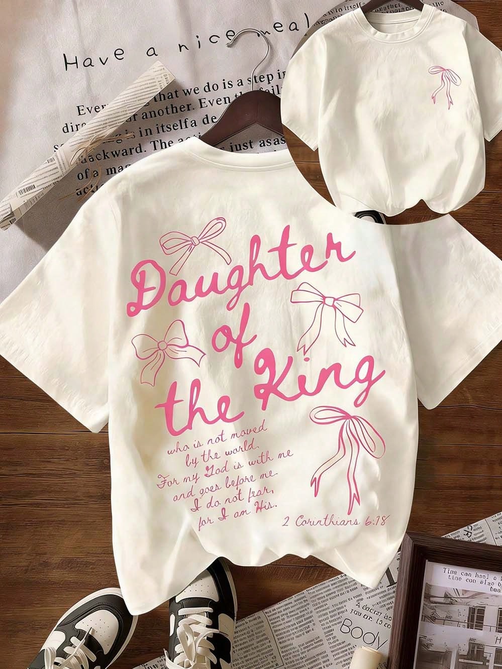 The King's Daughter' Graphic T-Shirt, Biblical Aesthetic Faith Apparel For Women, Casual Round Neck Short Sleeve Tee With Printed Text On Back