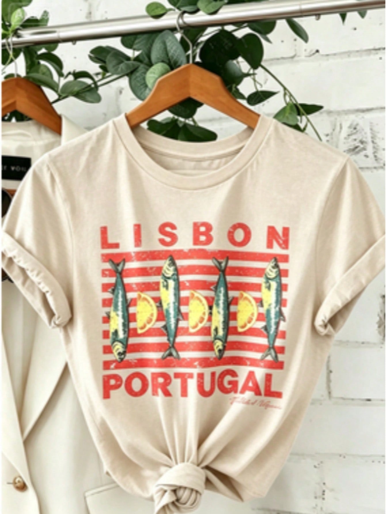 Soft Breathable "Wo" Lisbon Portugal Pattern Printed T-Shirt | Vibrant Tile Art And Tram Design, Paired With Canned Sardines And Lisbon Portuguese Letters, A Lightweight Short-Sleeved Round-Neck Casual Top, Regular Fit H-Line, Machine Washable For Year-Ro