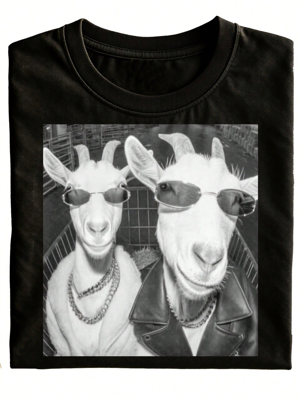 Black Humor Goat Crew Neck T-Shirt, Featuring A Stylish Goat Wearing Glasses And A Necklace, Perfect For Casual Wear, An Excellent Gift For Animal Lovers, Made Of [Material To Be Added], Ideal For Everyday Wear Or Holiday Gifting, Available In Plus Sizes