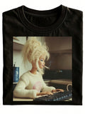 "Fun Smoking On The Computer" Crew Neck T-Shirt. Black Printed Design, Fashionable And Versatile, Casual Wear, Suitable For All Seasons, Short Sleeves, Regular Fit, Plus Size