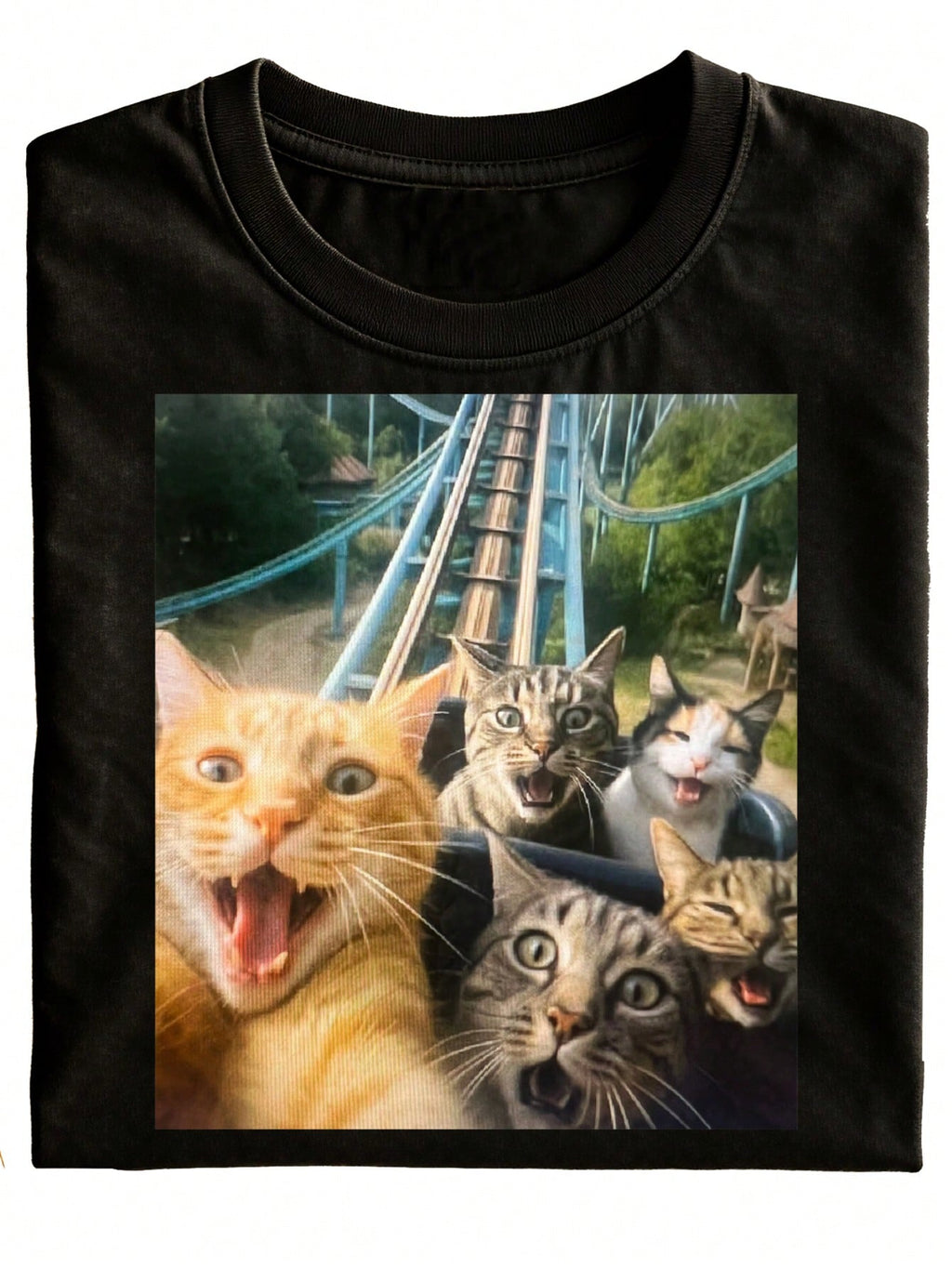 Fun Cat Ferris Wheel Adventure Crew Neck T-Shirt, Black Cat Print Casual T-Shirt, Suitable For Daily Wear, Great Gift Choice, Fashionable And Versatile Holiday Style, Available In Plus Sizes