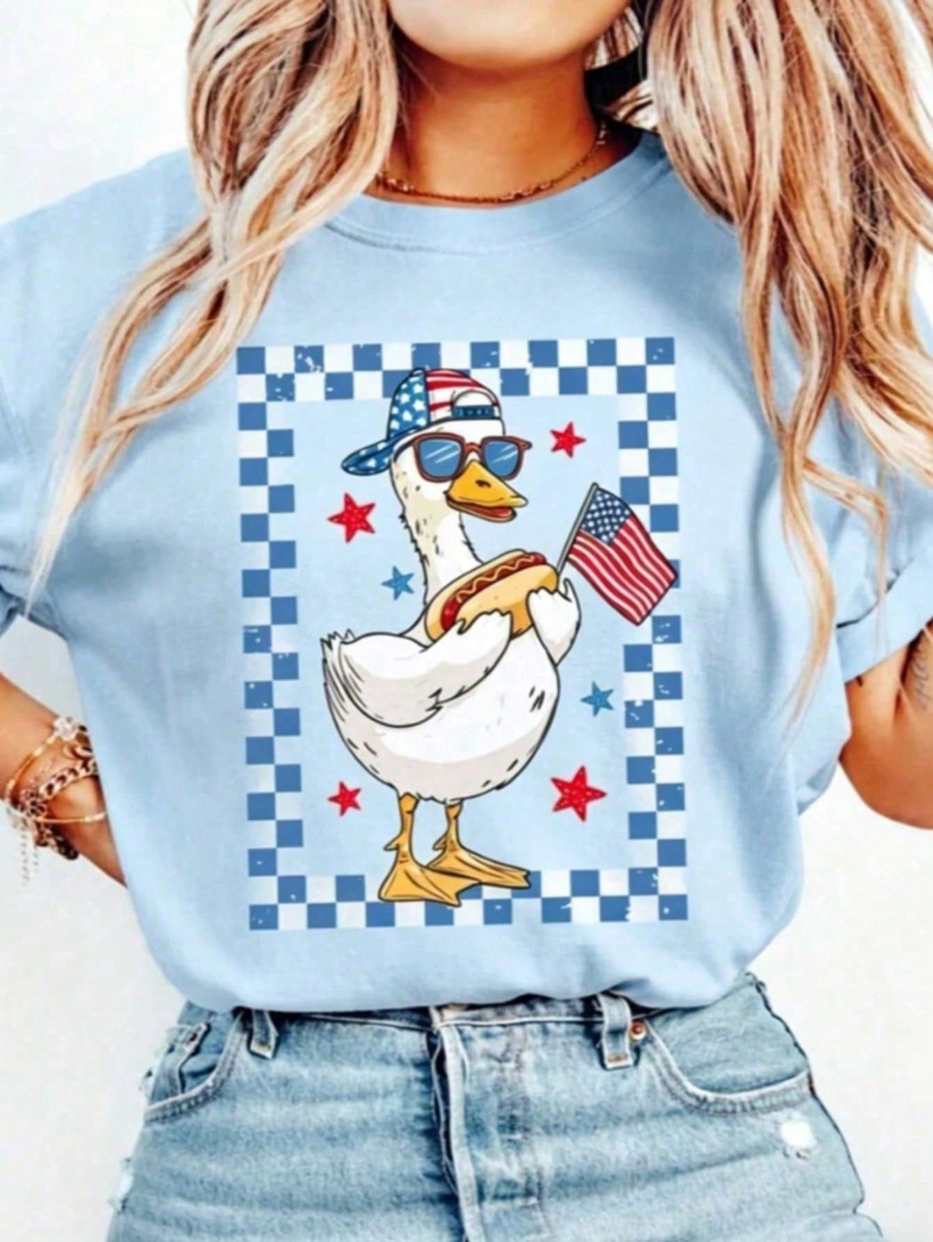 Women's Funny Duck With Hot Dog Graphic Tee, 4th Of July American Flag Print Light Blue T-Shirt