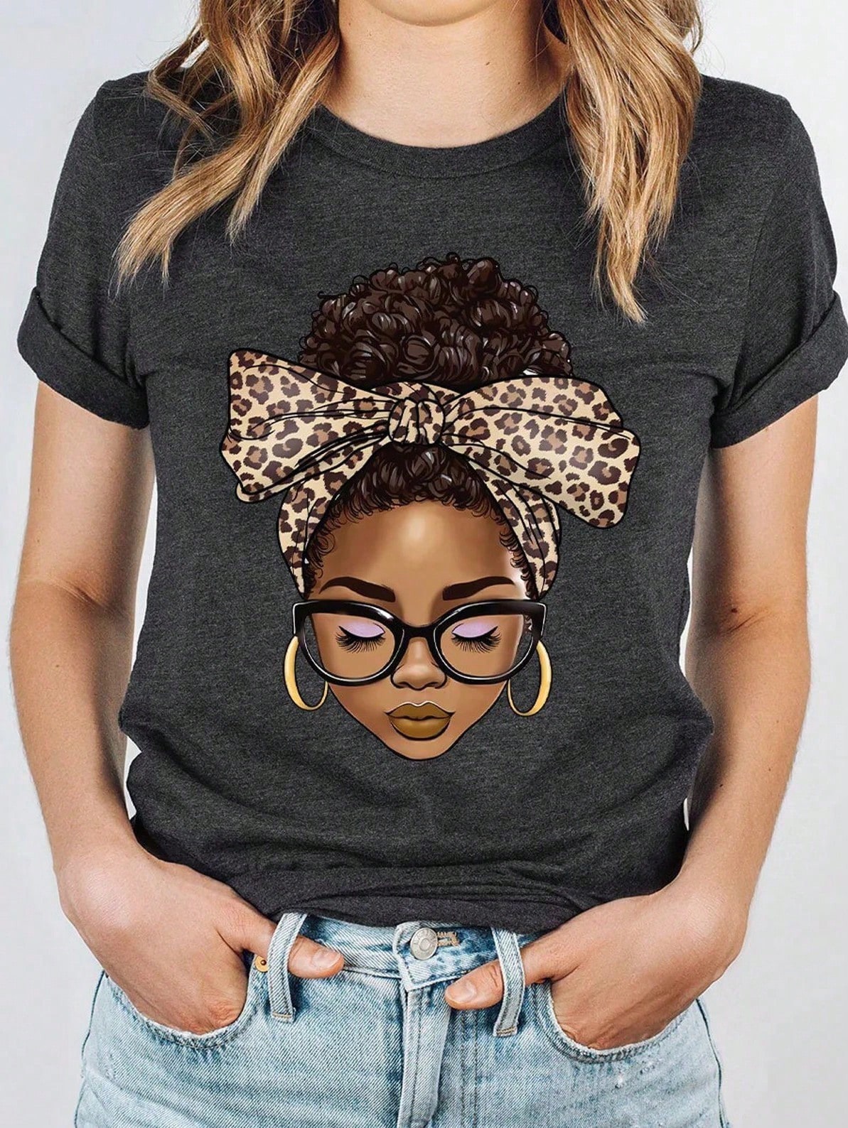 Afro Girl Glasses Leopard Bow Graphic T-Shirt For Daily Wear - Fashionable Soft Crew Neck Casual Tee