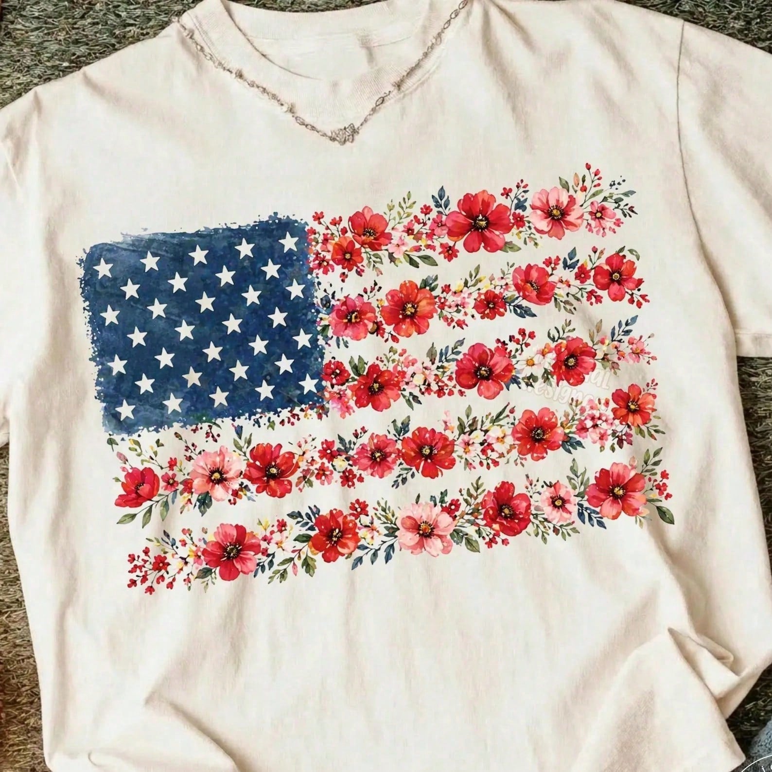Floral American Flag Graphic Tee Cute Botanical Flower July 4th T-Shirt Patriotic Independence Day Casual Summer Tshirt Vintage Aesthetic Top