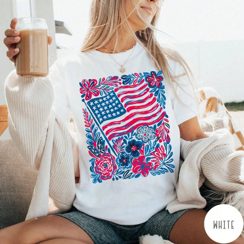 Floral American Flag Graphic Tee Womens Patriotic 4th Of July Summer T-Shirt Cute Botanical Flower Flag July Fourth Independence Day Graphic Top