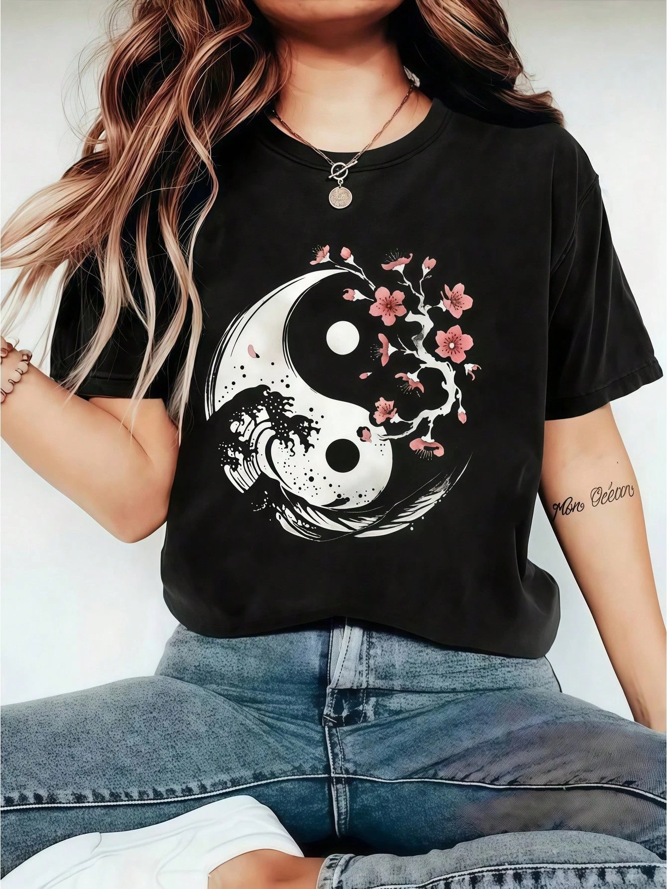 Custom Spray Tan Technician T-Shirt Soft Stain-Resistant Cotton Crew Neck Short Sleeve Wear For Beauty Salon Sunless Tanning Providers